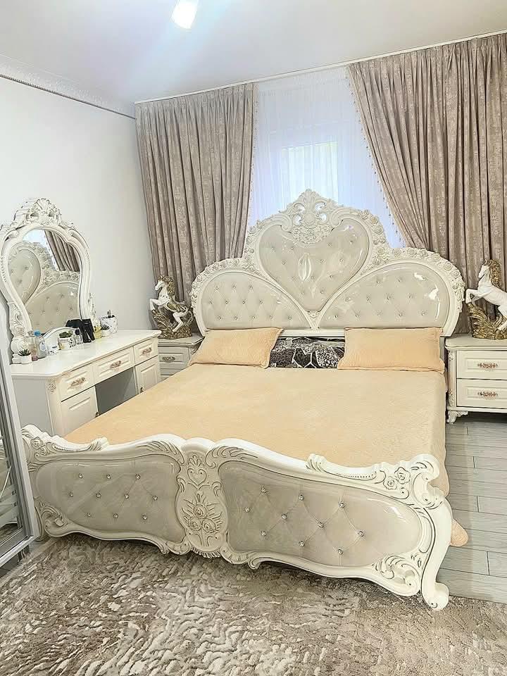 Trinity Antique Royal Wooden Bed (TF/BD/004)